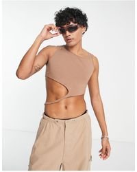ASOS - Camiseta corta marrón ajustada sin mangas con detalle - Lyst