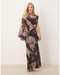 ASOS - Vestido Largo Marrón Con Estampado Floral, Diseño Drapeado Asimétrico, Cuello Alto Y Abertura De - Lyst