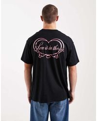 Nike - Heart Graphic Back Print T-Shirt - Lyst
