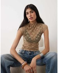 Motel - Jiwon Keyhole Lace Top - Lyst