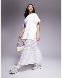 ASOS - Robe t-shirt 2-en-1 mi-longue avec jupe à volants en dentelle - blanc - Lyst