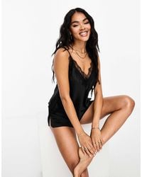 Ann Summers - Cerise - ensemble caraco et short en satin avec bordures en dentelle - Lyst