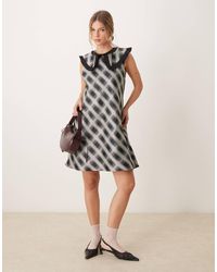 Ghospell - Robe courte avec col oversize - et blanc - Lyst