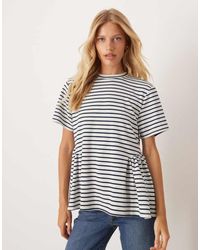 ASOS - Gestreept T-Shirt Met Korte Mouwen, Interlocknaden, Gerimpeld Peplum Detail - Lyst