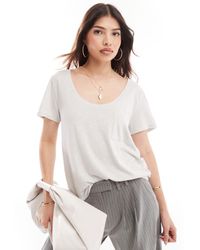 ASOS - T-shirt effet lin avec poche et encolure dégagée - taupe - Lyst
