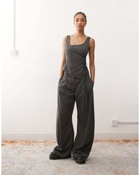 Weekday - Pantalones Gris Jaspeado De Talle Bajo Y Pernera Ancha Con Patrón De Espiga Y Pinzas Delanteras Dara De (Parte De Un Conjunto) - Lyst