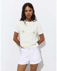 Pull&Bear - Beaded Flower T-shirt - Lyst
