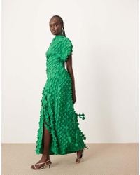 ARRANGE - Vestido Midi Verde Con Abertura Y Patrón Texturizado Cortado A Láser De - Lyst
