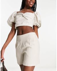 Vero Moda - Pleat Front Linen Blend Shorts - Lyst