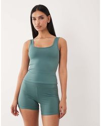 4505 - Icon Active Slightly Cropped Vest - Lyst