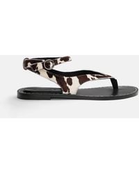 Pull&Bear - – cowhide – flache ledersandalen mit kontrast-design - Lyst