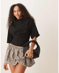 Gina Tricot - Top A Maniche Corte Drappeggiato Con Scollo A Barchetta E Maniche Al Gomito - Lyst