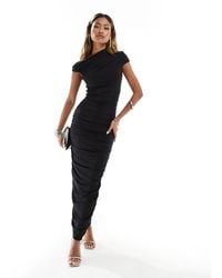 Aria Cove - Maxi Jurk Van Gelaagde Gladde Stof Met Blote Schouders En Rimpeleffect - Lyst