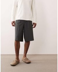 ASOS - Pantaloncini Stile Bermuda Oversize Sartoriali A Pieghe Antracite Con Motivo Gessato - Lyst
