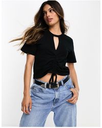 AllSaints - Camiseta negra con abertura y detalle fruncido gigi - Lyst