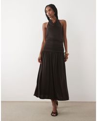 Mango - Robe longue dos nu à col bénitier et taille basse - Lyst