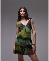 TOPSHOP - – schwingendes, buntes minikleid aus crinkle-netzstoff mit v-ausschnitt - Lyst