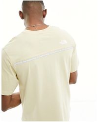 The North Face - Zumu - t-shirt beige con nastro con logo - Lyst