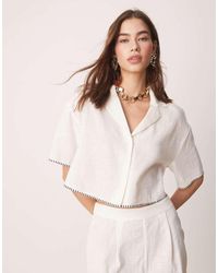 New Look - Camicia Taglio Corto Color Crema Con Cuciture - Lyst