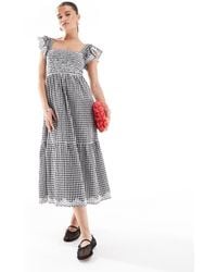 New Look - Vestido Midi Negro A Cuadros Vichy Con Diseño Escalonado Y Mangas De Volantes De - Lyst