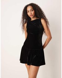 Mango - Mouwloze Fluwelen Mini Jurk Met Peplumzoom - Lyst