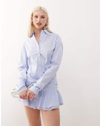 Lioness - Vestido Camisero Corto Azul Con Raya Diplomática, Cintura Entallada Y Botones En La Parte Delantera Girls De - Lyst