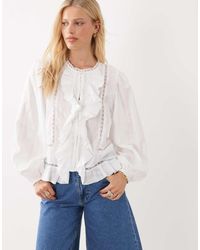 Jdy - Camicia Bianca Con Maniche Voluminose E Volant - Lyst