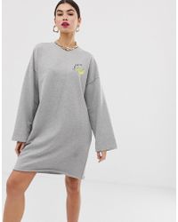 ASOS I Peel Good - Sweat-Kleid mit Stickerei - Grau