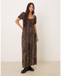 ASOS - Nette Midi-Melkmeisjesjurk Van Kreukelstof Met Gesmokte Taille En Pofmouwen - Lyst