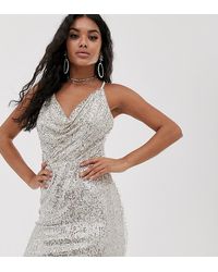 TFNC London Robe courte à sequins avec col bénitier et dos croisé - Métallisé