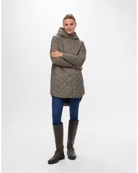 Vero Moda - Hayle gerippter, gesteppter kapuzenmantel mit 3/4-ärmeln - Lyst