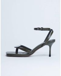 TOPSHOP - Gilly Heeled Toe Thong With Metal Detail - Lyst
