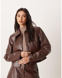 ASOS - Blazer court d'ensemble habillé en similicuir à zip - chocolat - Lyst