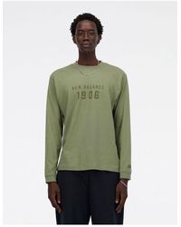 New Balance - Iconic - t-shirt a maniche lunghe con grafica stile college - Lyst