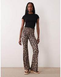 ONLY - – gerippte schlaghose mit leopardenmuster - Lyst