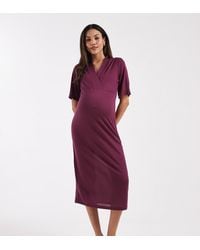 Mama.licious - Vestido Midi Burdeos De Manga Corta Con Parte Delantera Cruzada De Punto Liso De Mamalicious Maternity-Rojo - Lyst