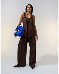 ASOS - Pantalones Marrón De Pernera Ancha Con Pinzas Delanteras De Tejido Grueso De (Parte De Un Conjunto)-Blanco - Lyst