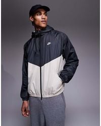 Nike - Chaqueta De Chándal Negra Y Gris Windrunner De - Lyst