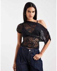 Miss Selfridge - Top Van Kant Met Blote Schouder - Lyst