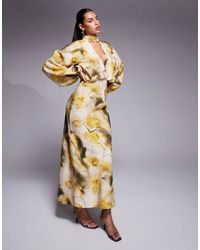 ASOS - Robe longue à imprimé abstrait et manches blousantes avec décolleté plongeant et col montant - vert - Lyst