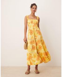 ASOS - Vestito Midi A Balze Arancione A Fiori Arricciato Con Scollo Squadrato E Inserti - Lyst