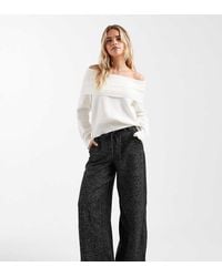 ASOS - Pantalones Monocromáticos De Pernera Barrel A Cuadros Texturizados Con Detalle De Costuras De Petite-Negro - Lyst