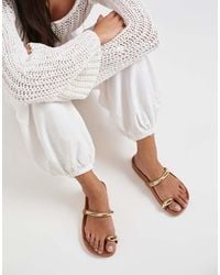 Dolce Vita - Sayah Toe Loop Sandals With Gold Hardware - Lyst