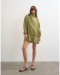 TOPSHOP - Mini Jurk Van Cupro Met Opstaande Boord, Verlaagde Taille En Lange Mouwen - Lyst