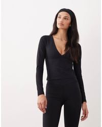Tala - Dayflex Built-in Support V-neck Long Sleeve Top - Lyst