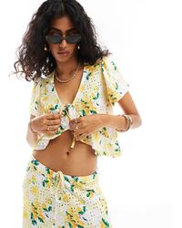 ASOS - – gerüschtes hemd mit bindeband vorne, lochstickerei und zitronenprint, kombiteil - Lyst