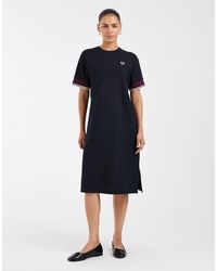 Fred Perry - T-shirt-kleid aus piqué mit kontrastierenden bündchen - Lyst