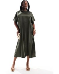 ASOS - Asos design curve - robe t-shirt mi-longue et oversize en satin - kaki - Lyst