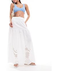 ONLY - Falda larga blanca escalonada con diseño bordado - Lyst