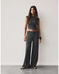 Pull&Bear - – hose aus kreppstoff - Lyst